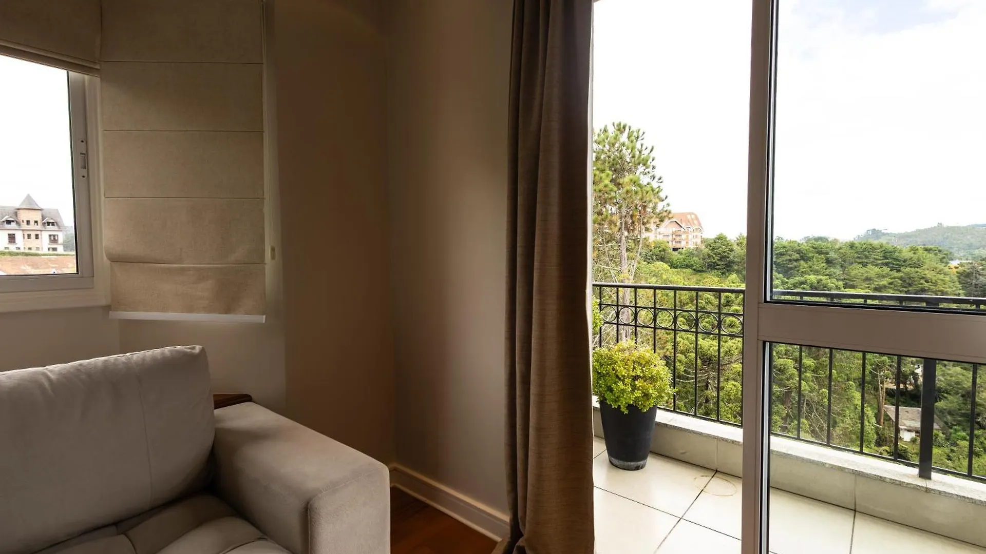 Inn Pousada La Bas Campos do Jordao