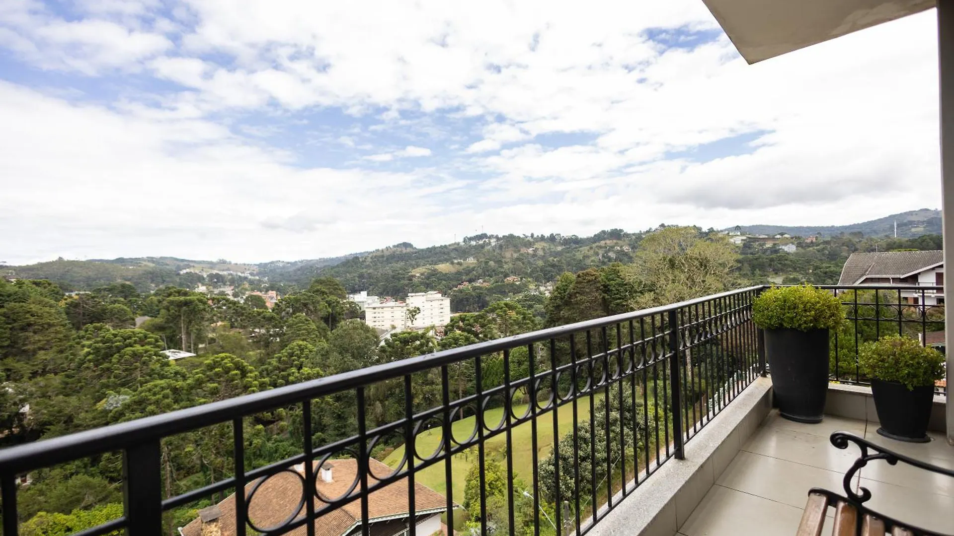 **** Inn Pousada La Bas Campos do Jordao Brazil
