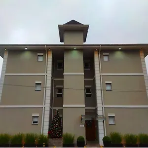 Flat Em Campos Do Jordao, La Bas アパートホテル